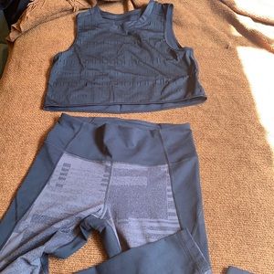 Under armor cropped and leggings medium